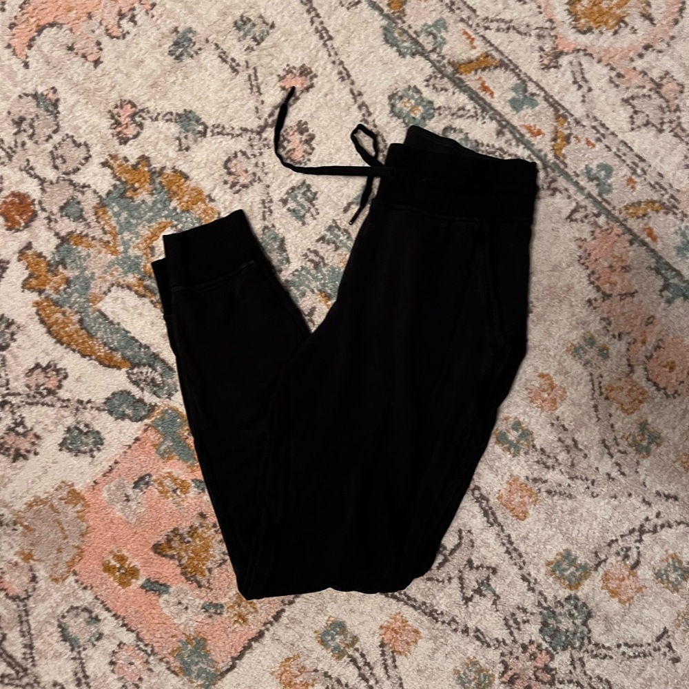 Lululemon Black Jogger Pants size 4